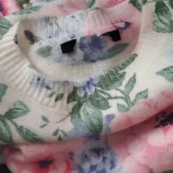 F21 floral sweater - Picture 3 of 9